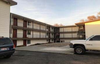 Monterey Terrace in Ontario, OR - Foto de edificio - Building Photo