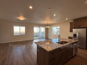 1878 W Blue Lightning St in Middleton, ID - Building Photo - Building Photo