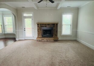 316 Bessie Ct in Greer, SC - Building Photo - Building Photo