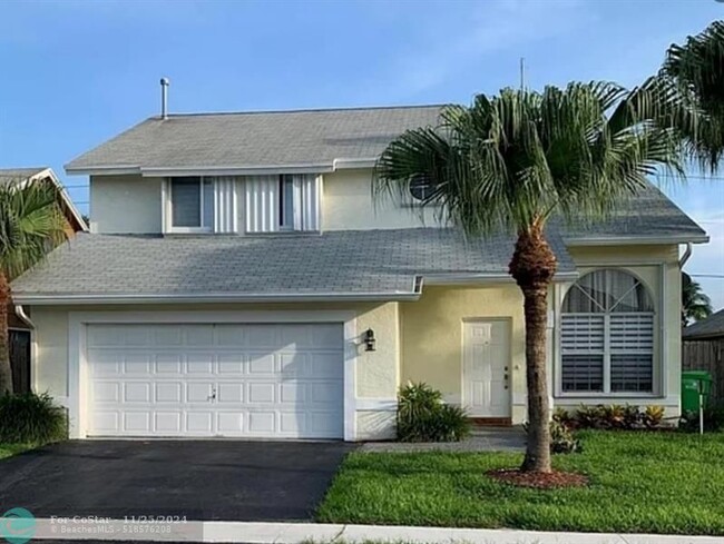 12242 NW 30th Manor in Sunrise, FL - Foto de edificio - Building Photo