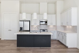 2948 Alice St in Houston, TX - Building Photo - Building Photo