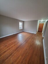 512-524 E Henry Clay St - 12 Family in Whitefish Bay, WI - Building Photo - Interior Photo