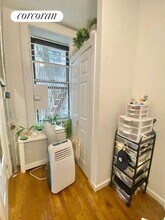 413 E 70th St in New York, NY - Foto de edificio - Building Photo