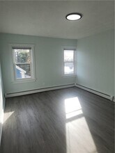 59 Court St in Bristol, RI - Building Photo - Building Photo