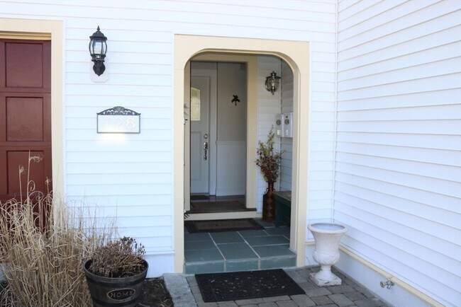 128 Curve St in Millis, MA - Building Photo - Building Photo