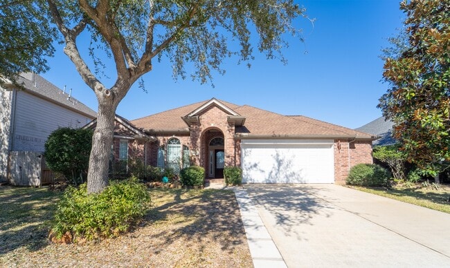 property at 2910 Sandleigh Dr