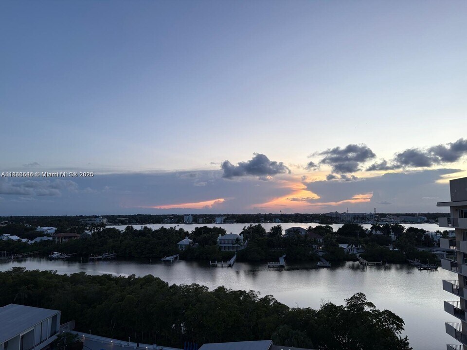3589 S Ocean Blvd in South Palm Beach, FL - Building Photo