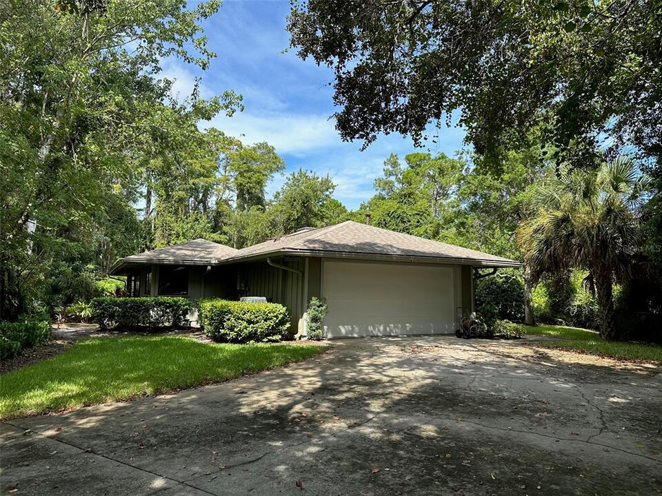 340 Troon Ct in New Smyrna Beach, FL - Building Photo