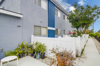 Calla Ave Apartments in Imperial Beach, CA - Building Photo - Building Photo