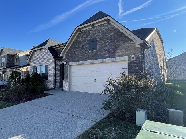 1008 Fenner Ln in Gallatin, TN - Building Photo - Building Photo