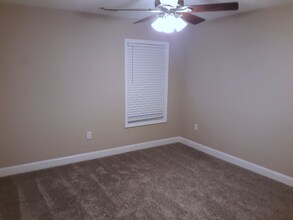 5311 Stricter Ln in Corryton, TN - Foto de edificio - Building Photo