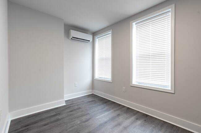 951 E Locust Ave photo'