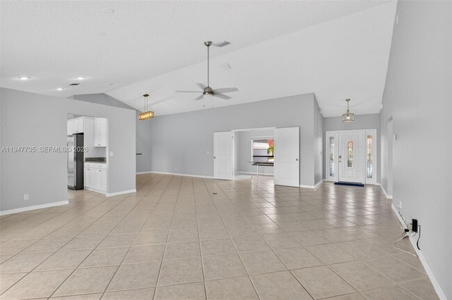 6043 Sunberry Cir in Boynton Beach, FL - Building Photo - Building Photo