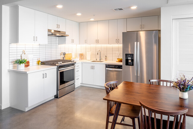 5544 Bonner Ave in North Hollywood, CA - Foto de edificio - Building Photo