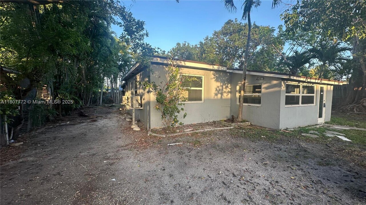 13845 NW 6th Ave in North Miami, FL - Building Photo