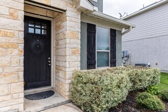 6631 Gentry Farm in San Antonio, TX - Foto de edificio - Building Photo