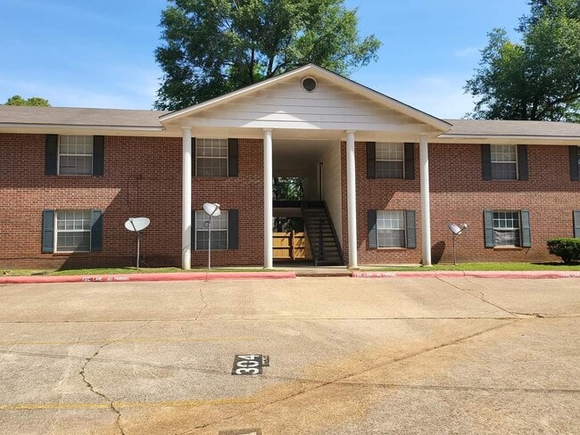 property at 2521 Pearl St