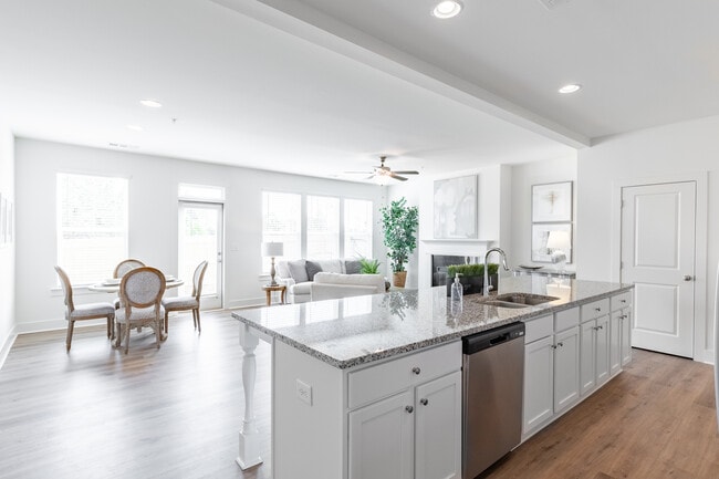 Vaughn Townhomes in Conyers, GA - Building Photo - Interior Photo
