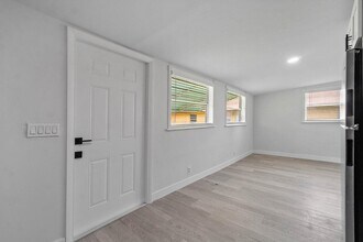 137 SW 9th Ave in Delray Beach, FL - Building Photo - Building Photo