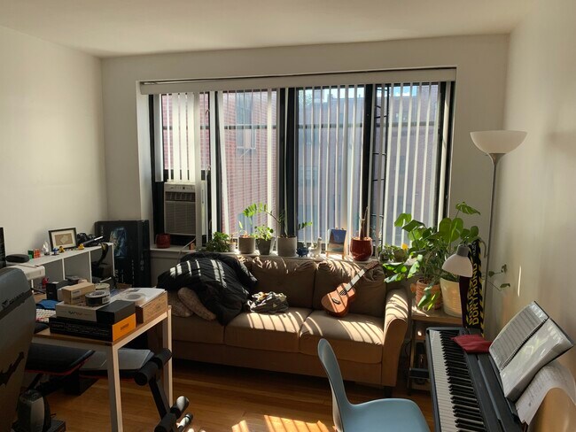 65 Strathmore Rd, Unit 33 in Boston, MA - Building Photo - Building Photo