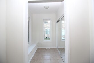 7804 Juneberry Dr in Niagara Falls, ON - Building Photo - Building Photo