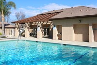 Building Photo - Breakwater Apartments in Bakersfield, California