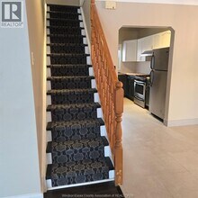 1227 Windermere Rd in Windsor, ON - Foto de edificio - Building Photo