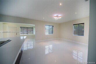 1748 NE 180th St in North Miami Beach, FL - Building Photo - Building Photo