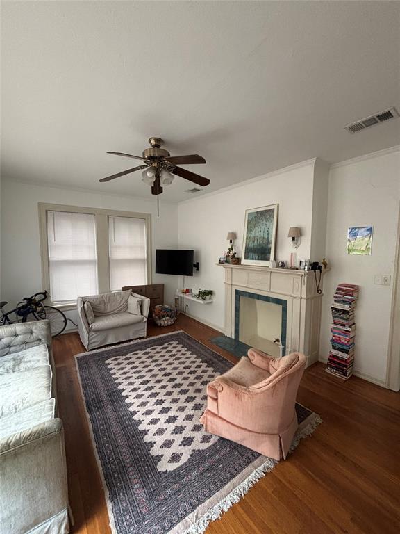 property at 1417 W Lynn St