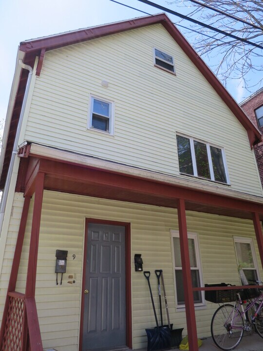 9 Parker Pl, Unit 2 in Somerville, MA - Foto de edificio
