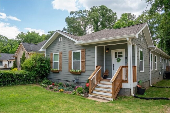 property at 1580 Pineview Terrace SW