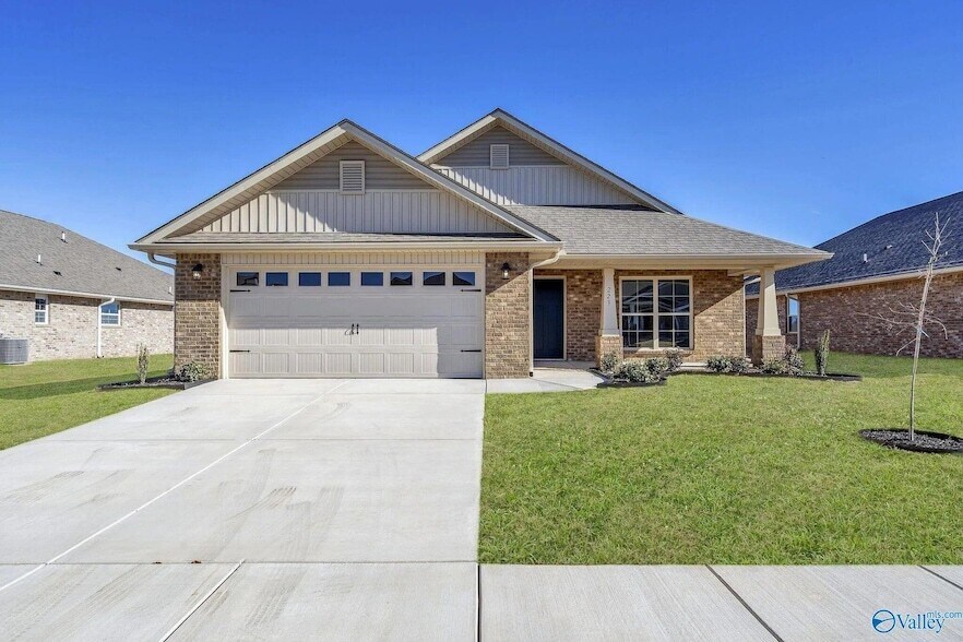 223 Gwinnett Dr in Madison, AL - Building Photo