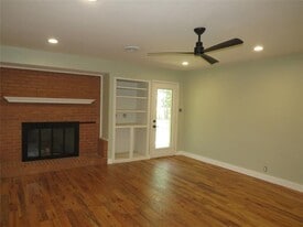 3316 Darby Ln in Denton, TX - Building Photo
