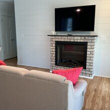 120 Lake Shore Dr in Fredericksburg, VA - Building Photo - Building Photo