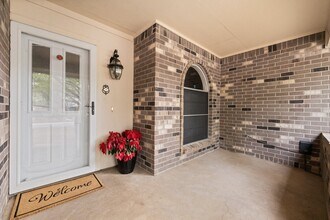 608 Pleasant Manor Ave in Burleson, TX - Building Photo - Building Photo
