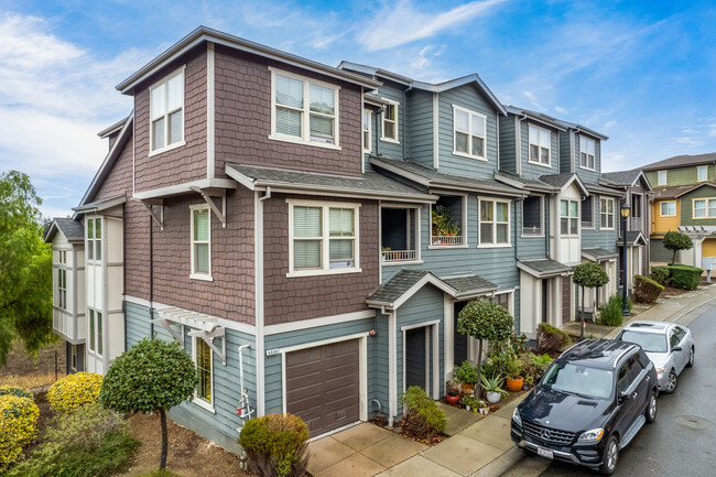 6010 Old Quarry Loop in Oakland, CA - Foto de edificio - Building Photo