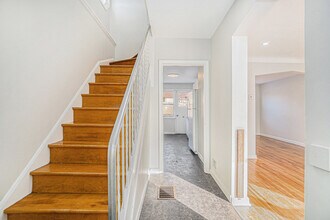 905 Smyth Rd in Ottawa, ON - Building Photo - Building Photo