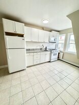 121 Day St, Unit 3 in Fitchburg, MA - Building Photo