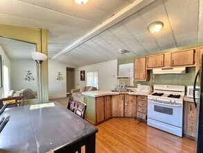 991 Foothill Rd in Hollister, CA - Building Photo - Building Photo