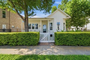 1319 Shearn St in Houston, TX - Building Photo