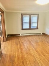 1224 N Main St, Unit 1224 Apt 2 in Rockford, IL - Foto de edificio - Building Photo