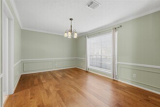 3823 Village Oaks Dr in Houston, TX - Building Photo - Building Photo