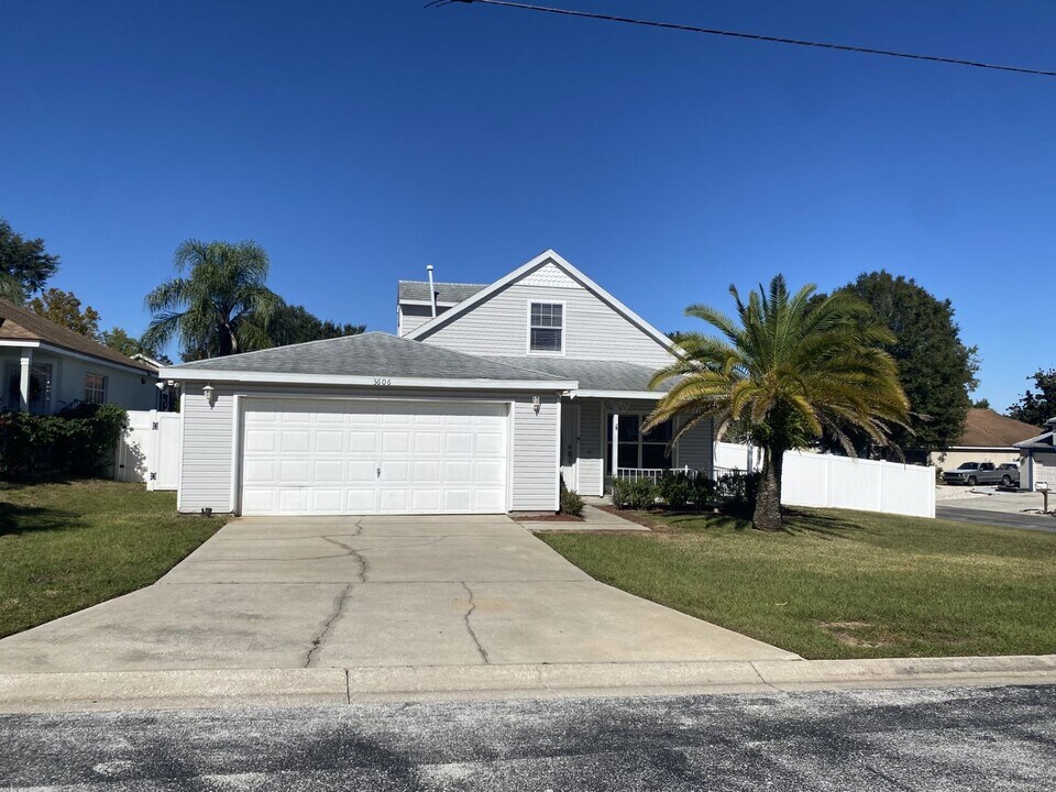 3606 Minute Maid Ramp Rd 1 in Davenport, FL - Building Photo