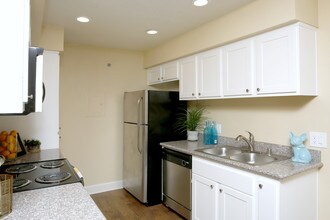 The Regent Palm Desert Apartment Homes in Palm Desert, CA - Foto de edificio - Interior Photo