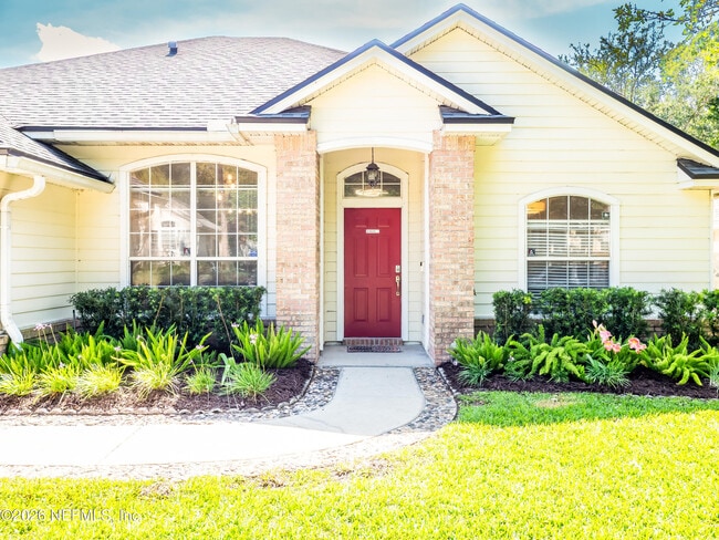 property at 2704 Coachman Lakes Dr