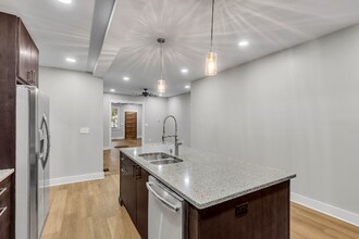 1323 Seiler Ave in Savannah, GA - Foto de edificio - Building Photo