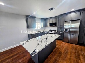 1551 W 103rd St in Los Angeles, CA - Building Photo - Building Photo