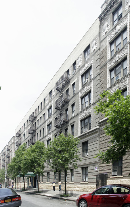 667 W 161st St in New York, NY - Building Photo