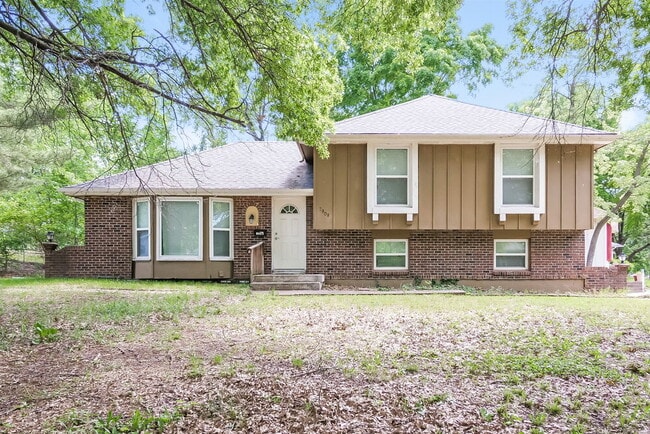 property at 7808 E 120th St