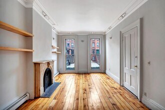 520 Manila Ave in Jersey City, NJ - Building Photo - Building Photo